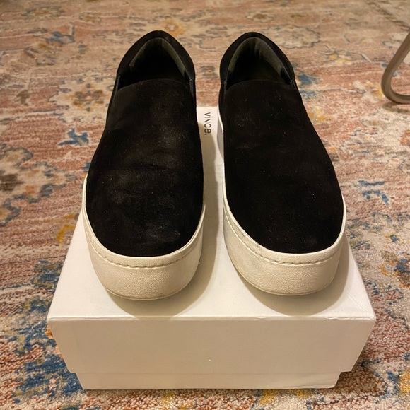 VINCE slip on Warren sneaker in black suede - Picture 10 of 10